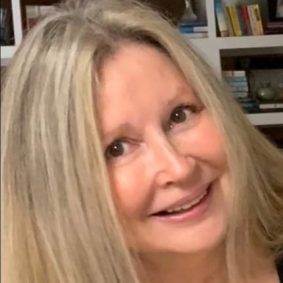 Meet your Posher, Louisa - Picture 2 of 5